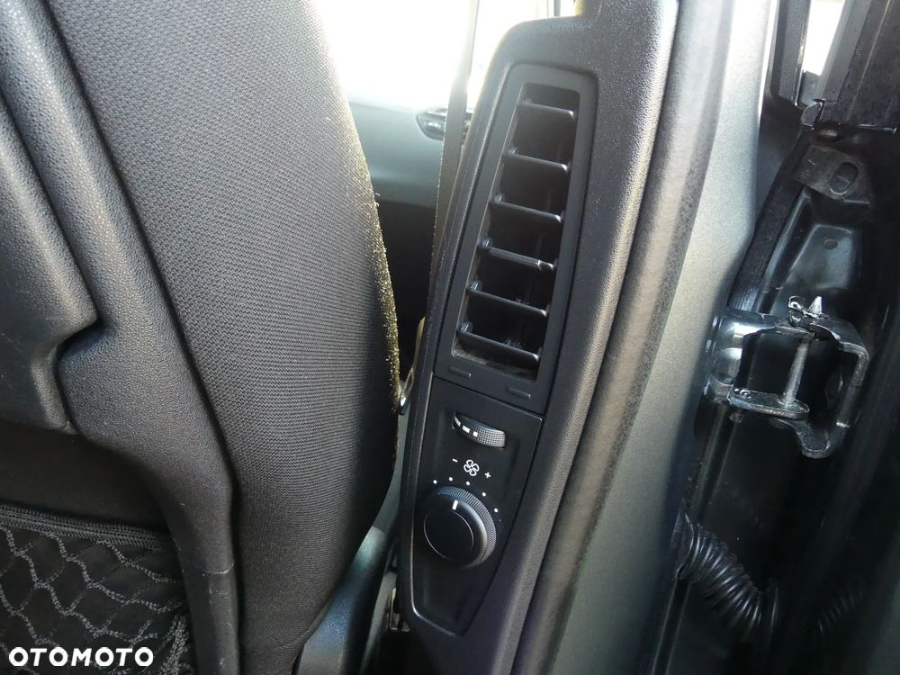 Citroën C4 Picasso e-HDi 115 Attraction - 19