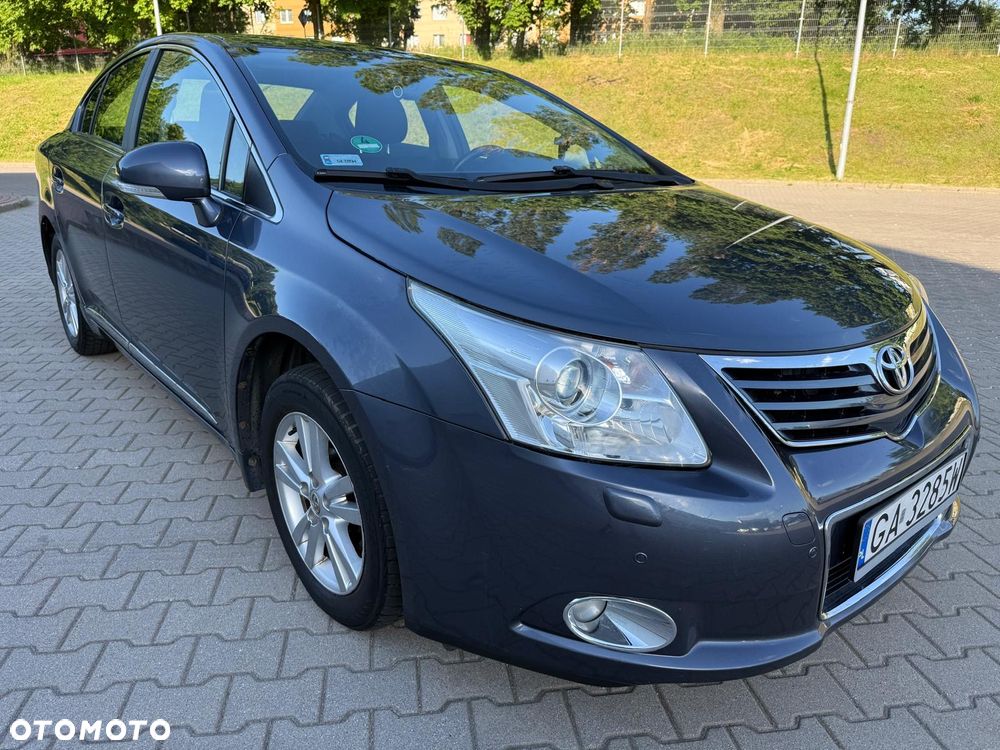 Toyota Avensis - 1