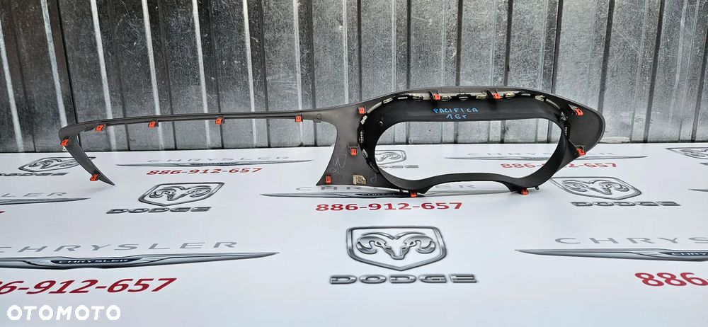 Chrysler Pacifica 2016- Listwa ozdobna kokpitu Dekor deski rozdzielczej Ramka licznika 627609874 61868AF - 8