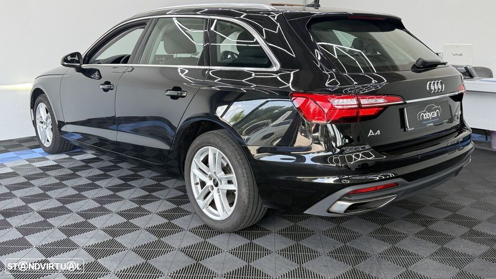 Audi A4 Avant 30 TDI Advanced S tronic — fotografia 12