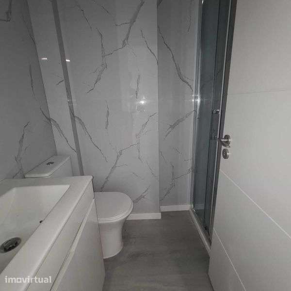 Apartamento T2 remodelado à venda - Benfica, Lisboa - Grande imagem: 3/7
