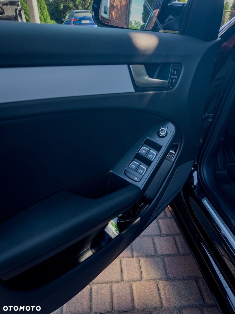 Audi A4 Avant 2.0 TDI DPF multitronic S line Sportpaket - 12