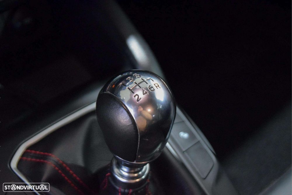 Ford Focus SW 1.0 EcoBoost MHEV ST-Line - 23