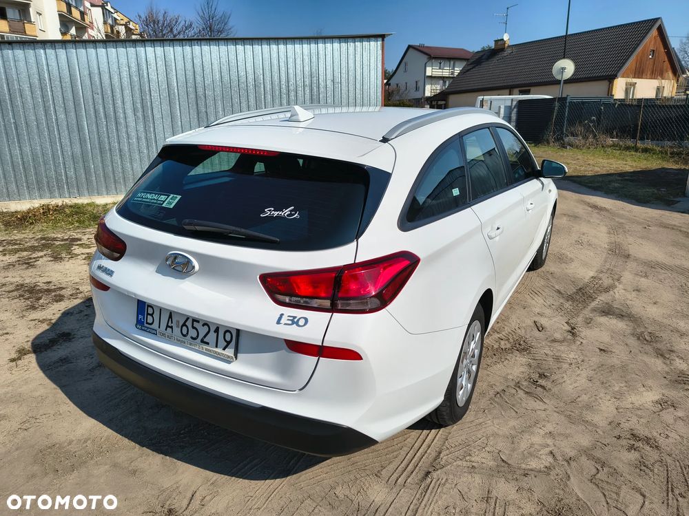 Hyundai i30 1.5 DPI Classic + - 12