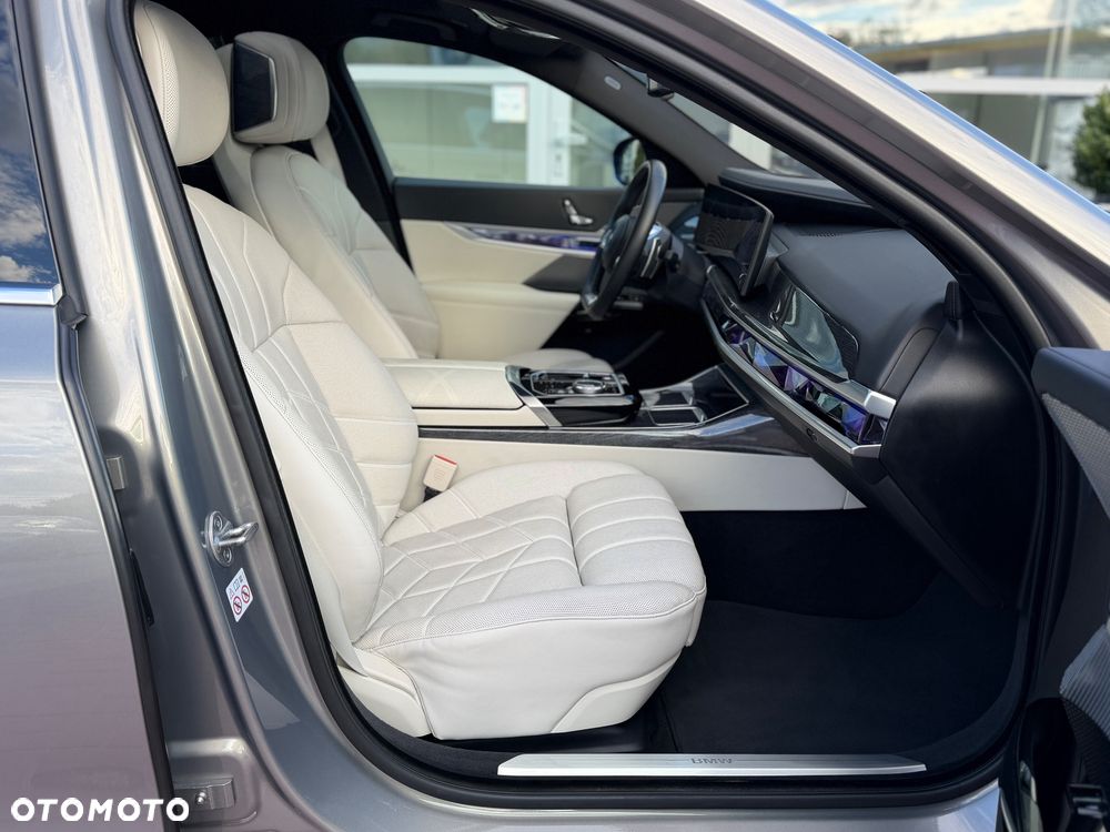 BMW Seria 7 740d xDrive mHEV sport - 11
