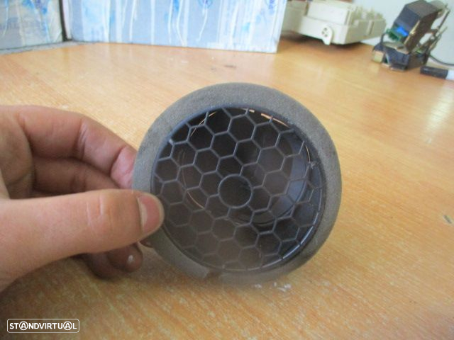Grelha Friso 687605663R RENAULT CLIO 4 2015 DRT RENAULT CLIO 4 SW 2017 1.5DCI 90CV 5P CINZA FRT DRT GRE VENTILAÇÃO - 2