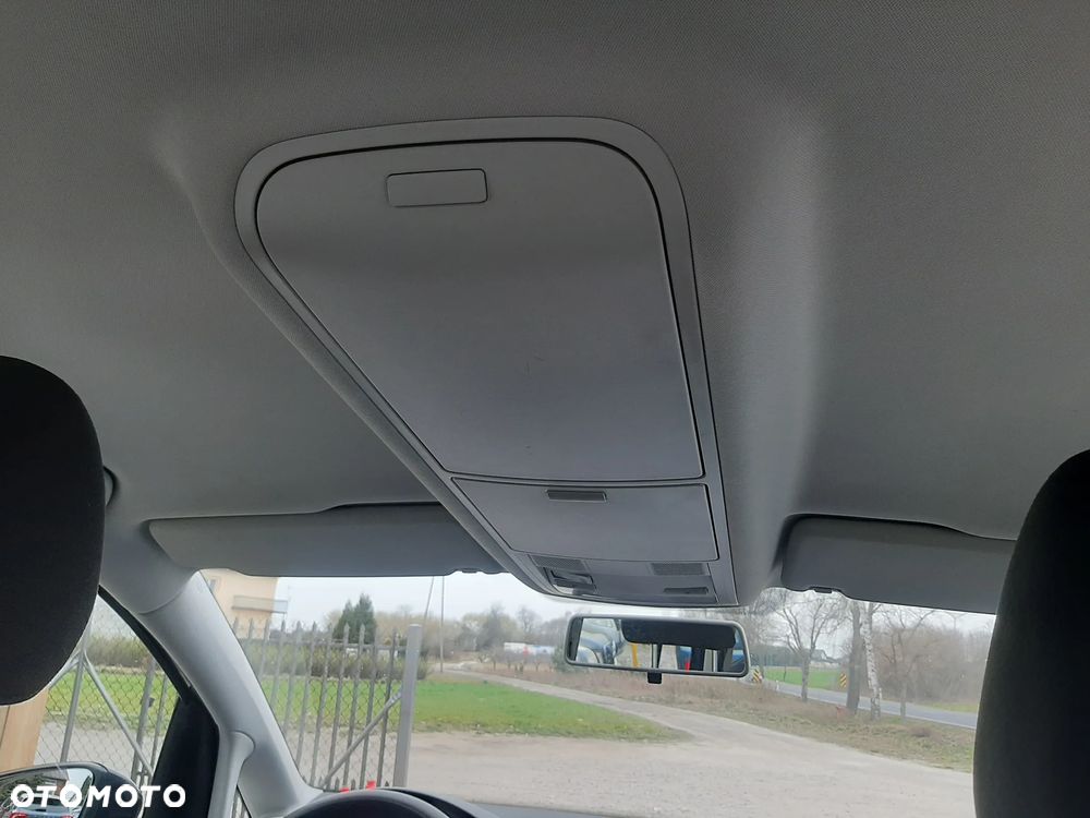 Volkswagen Touran 1.6 TDI DPF BlueMotion Technology Comfortline - 27