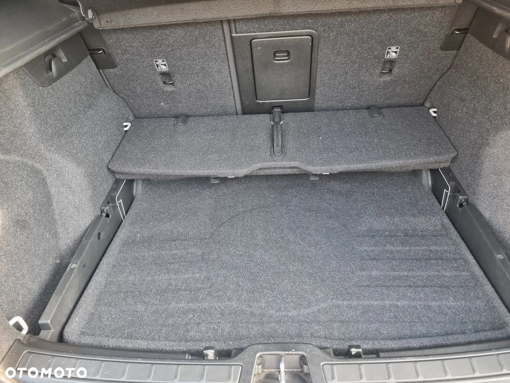 Volvo XC 40 T5 AWD R-Design - 21