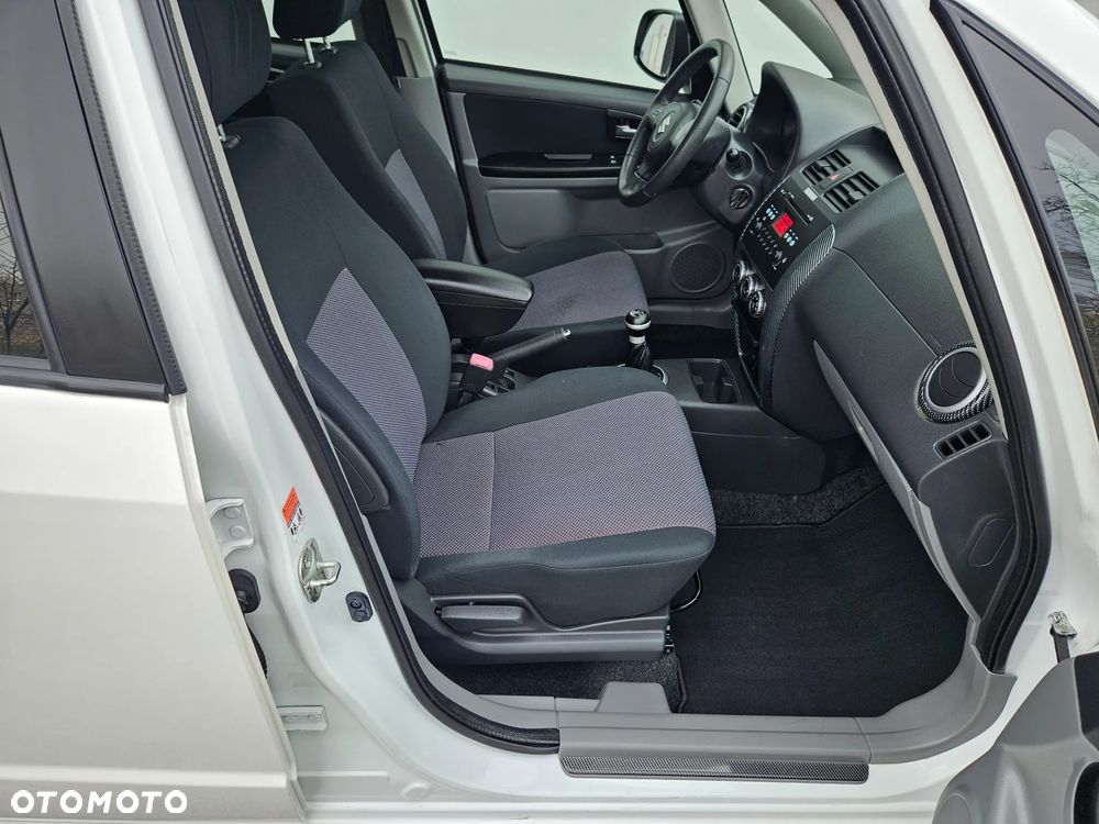 Suzuki SX4 1.6 VVT 4x2 Comfort Dance - 16