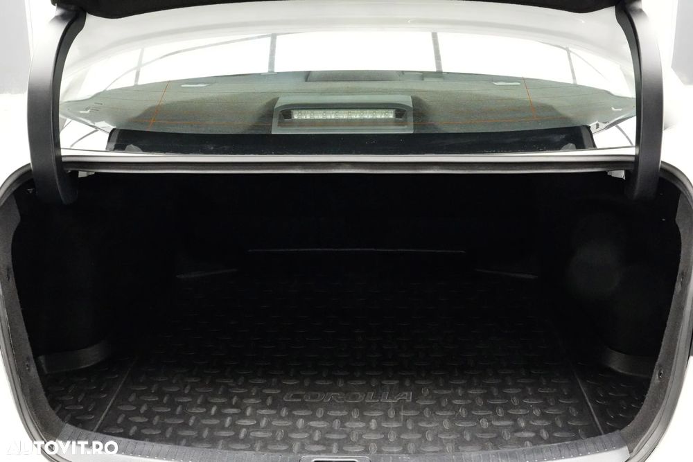 Toyota Corolla 1.8 HSD Dynamic - 25