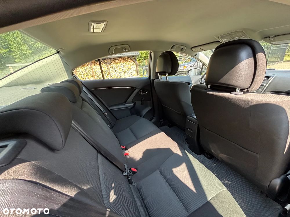 Toyota Avensis 1.8 Luna - 12