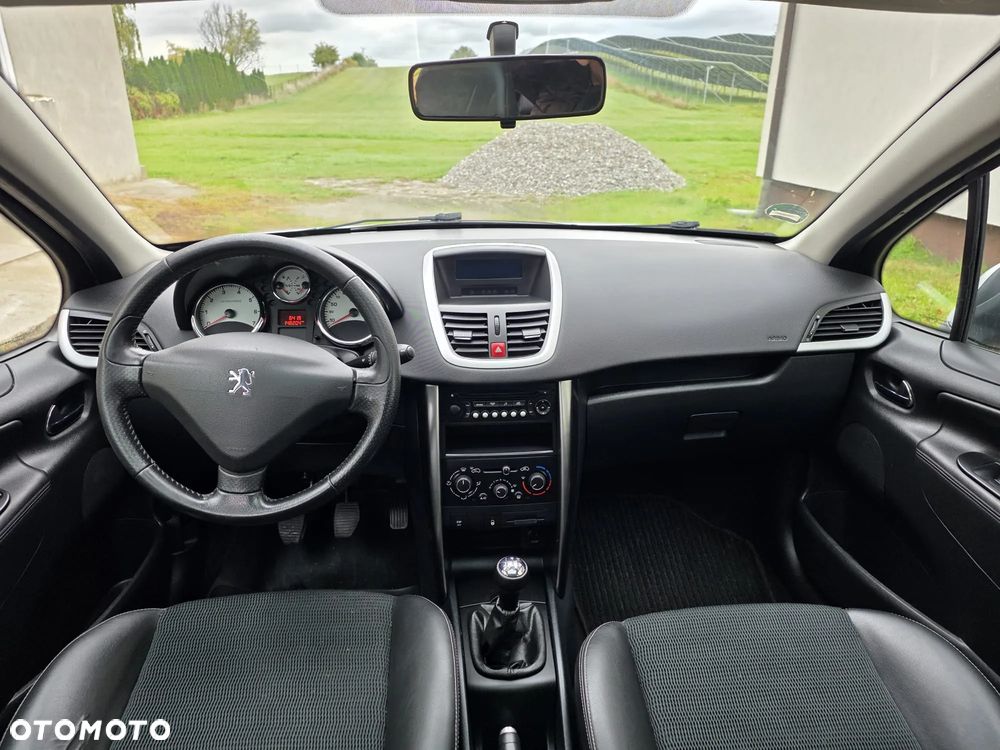 Peugeot 207 - 6