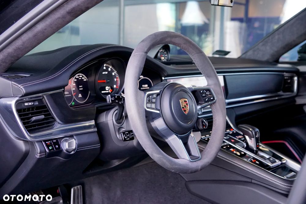 Porsche Panamera GTS - 17