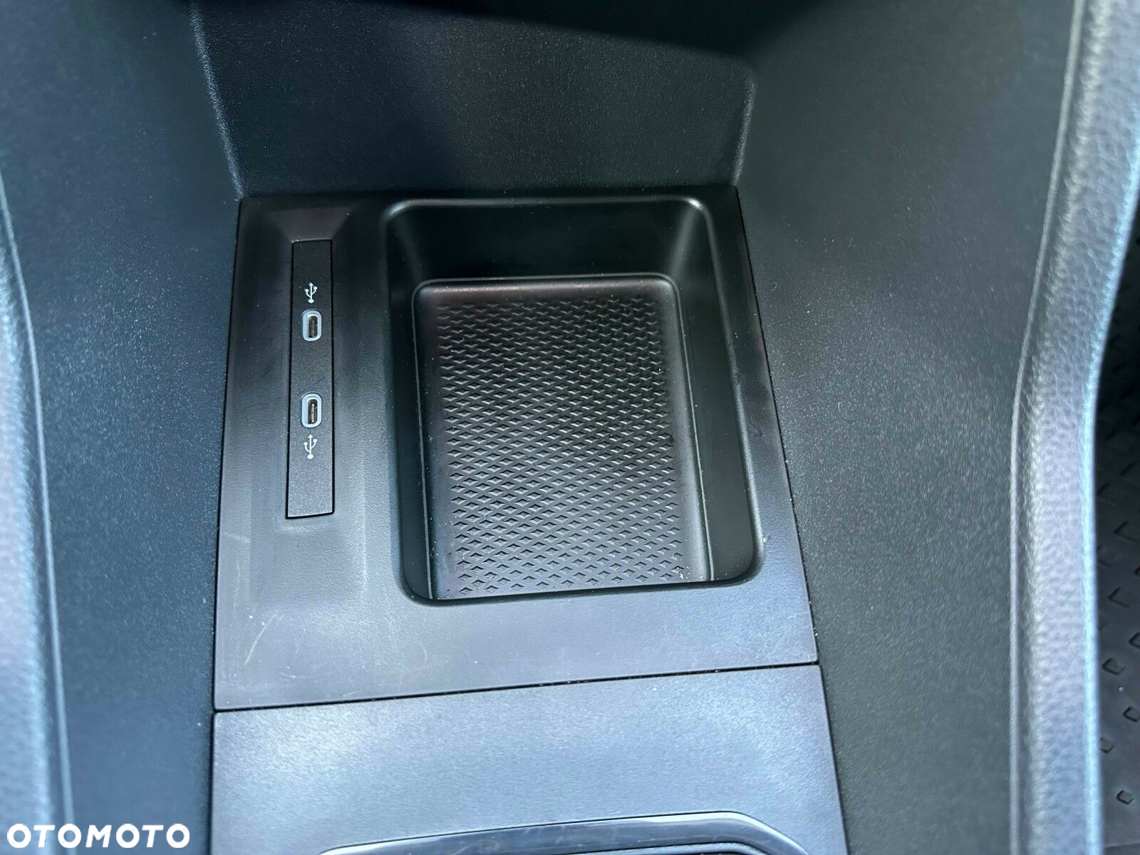 Volkswagen caddy Caddy  silnik: 2,0 l TDI EU6 SCR  75 kW skrzynia biegów: manualna 6 -biegowa rozstaw osi: 2755 mm - 19