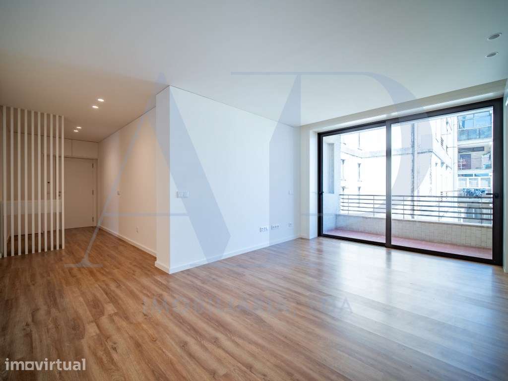 Apartamento T3 na Av. Londres com Garagem - Grande imagem: 4/21