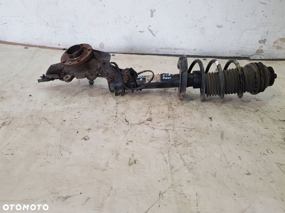 zwrotnica mcperson prawy 51936078 fiat 500l 1.3d - 5