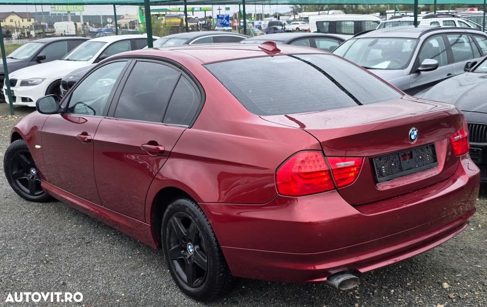 BMW Seria 3 320d EfficientDynamics Edition - 4