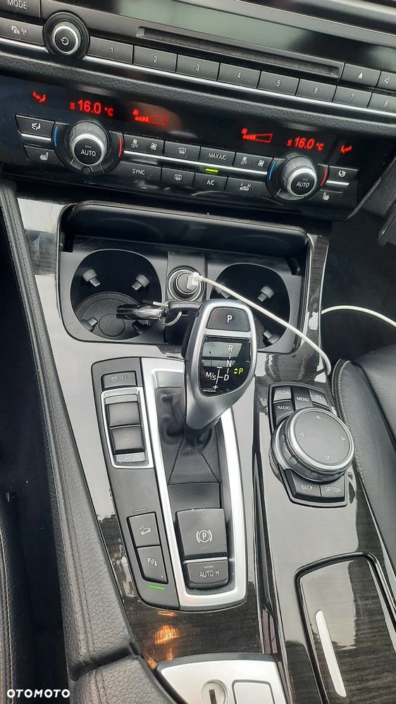 BMW Seria 5 530d xDrive - 10