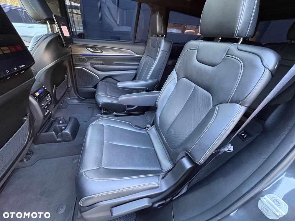 Jeep Grand Cherokee - 19