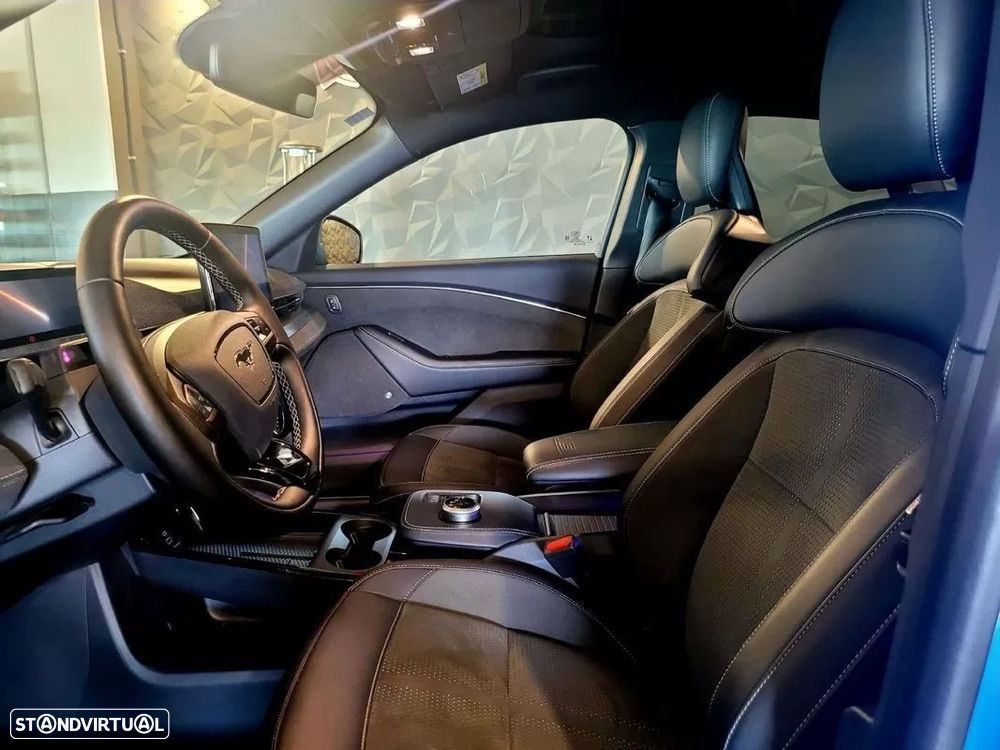 Ford Mustang Mach-E GT AWD - 29