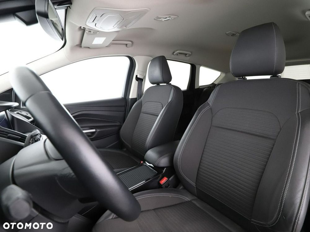 Ford Kuga 1.5 EcoBoost 2x4 Titanium - 13