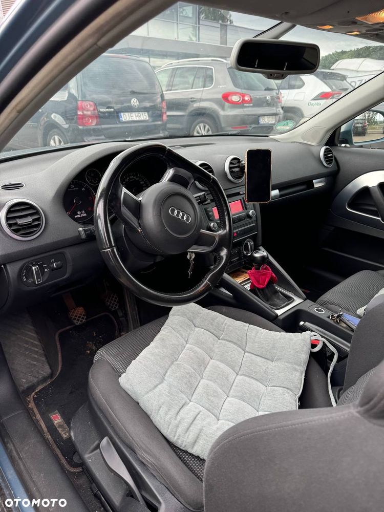 Audi A3 Sportback 1.6 TDI DPF Ambiente - 6