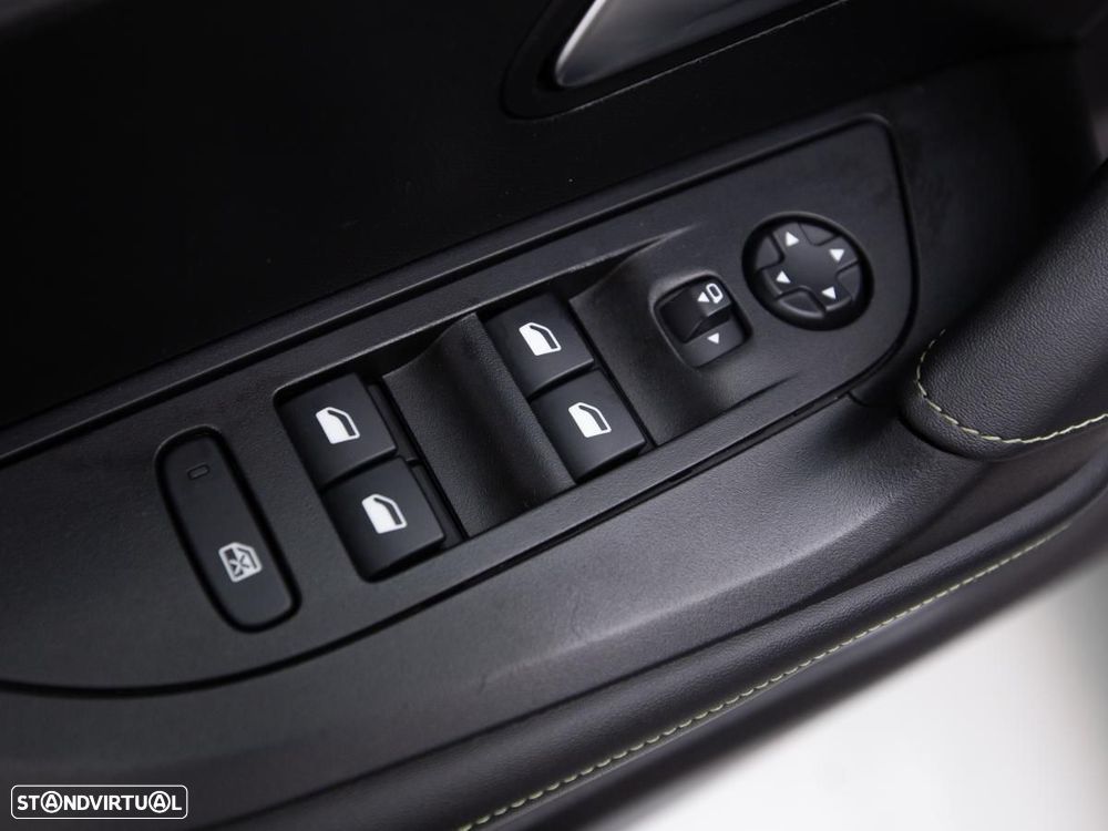 Peugeot 2008 1.5 BlueHDi GT EAT8 - 13