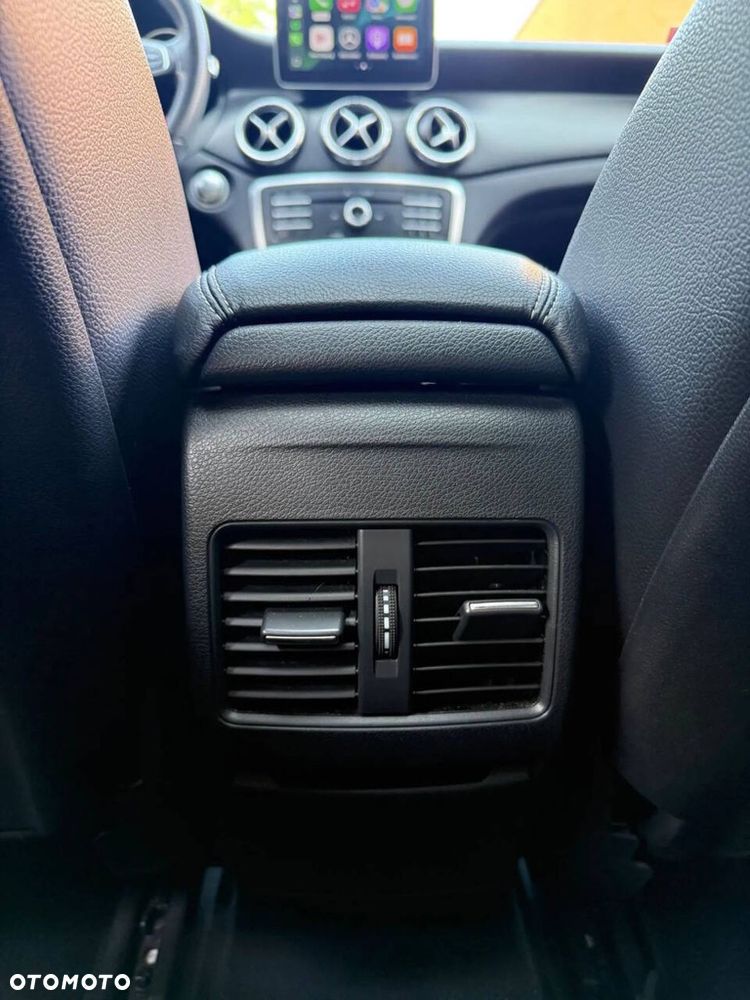 Mercedes-Benz CLA 250 4-Matic AMG Line - 17