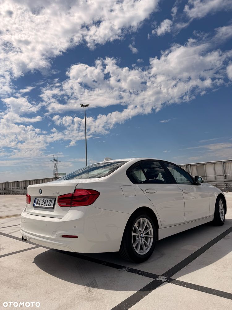 BMW Seria 3 318i - 3