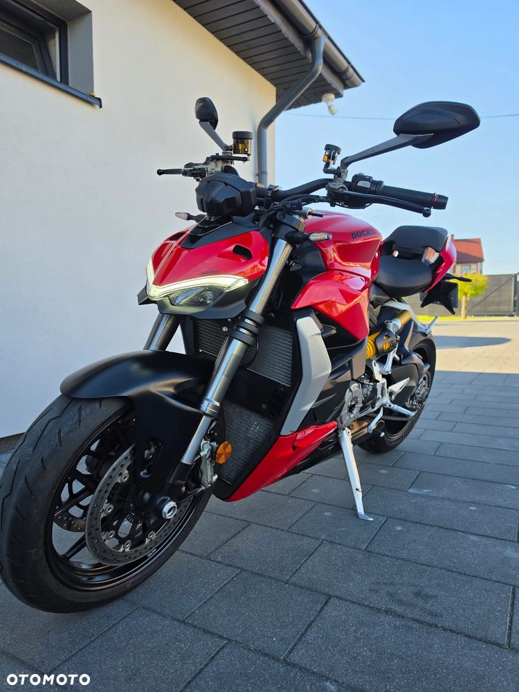Ducati Streetfighter V2 - 6