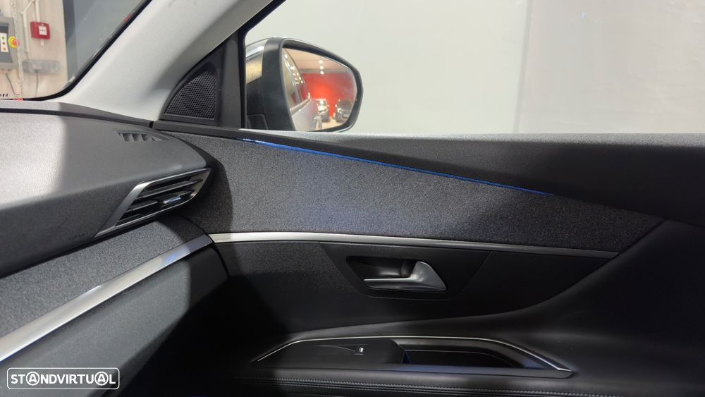 Peugeot 3008 PureTech 130 Stop & Start GPF Crossway - 30