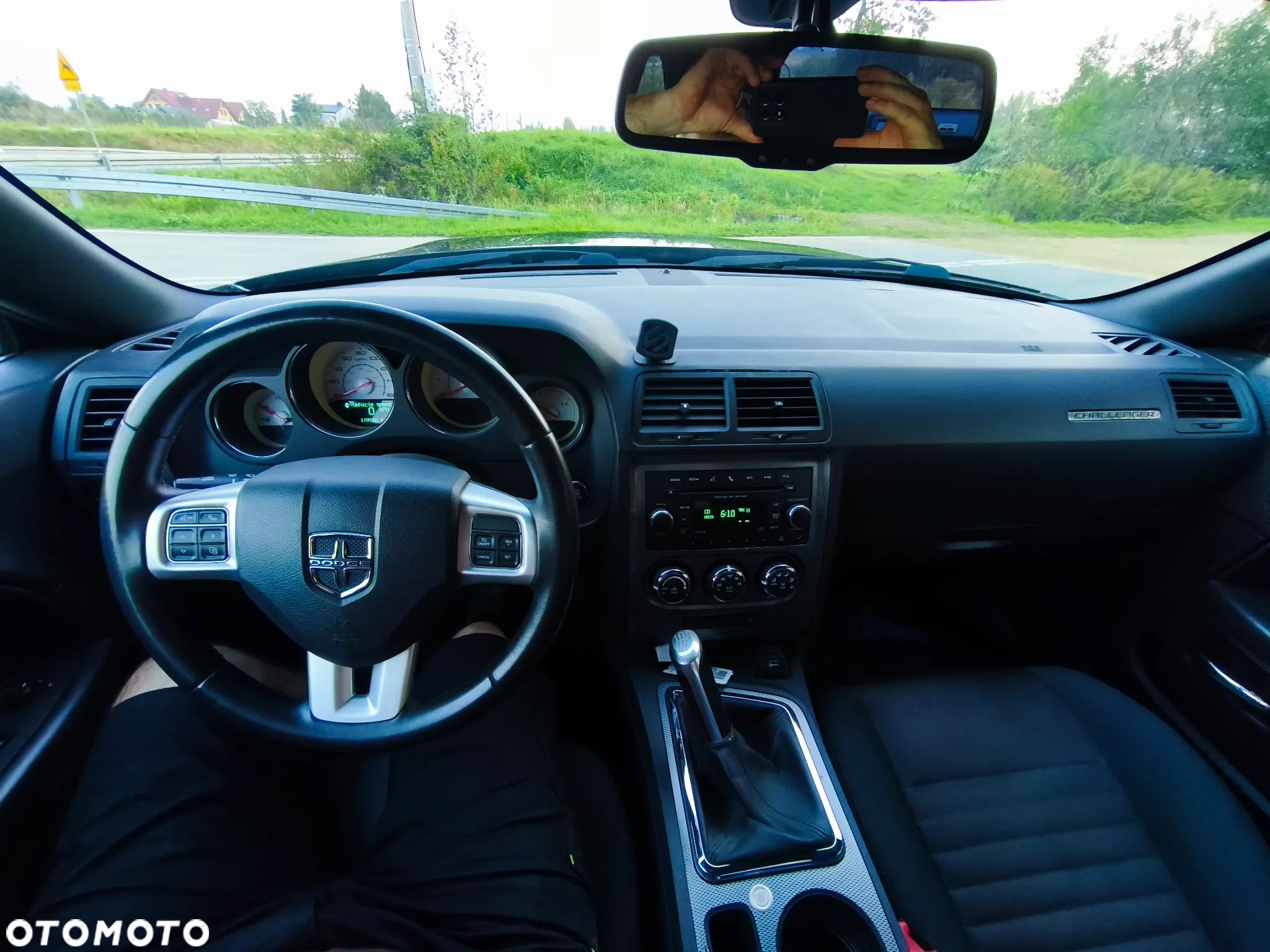 Dodge Challenger - 13