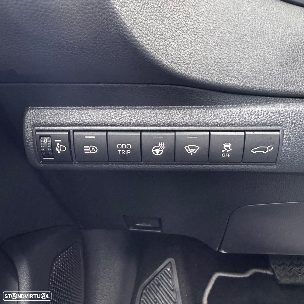 Toyota Corolla 1.8 Hybrid Exclusive - 18