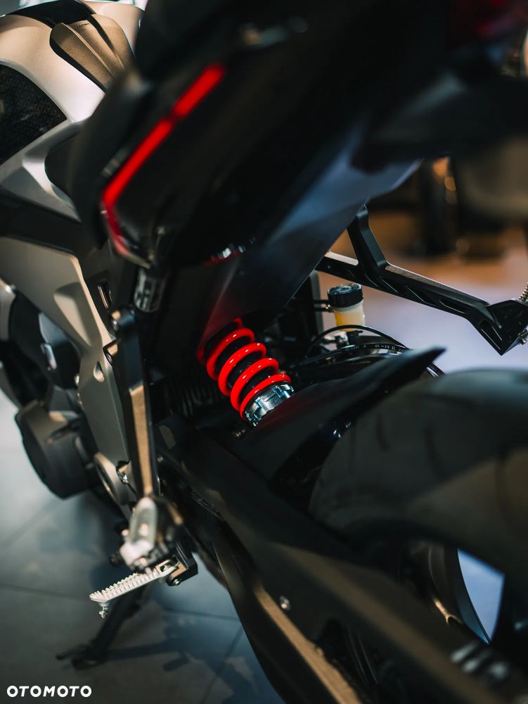 Triumph Daytona - 25