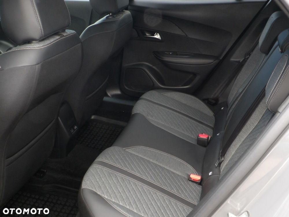 Peugeot 2008 1.2 PureTech Allure S&S EAT8 - 21