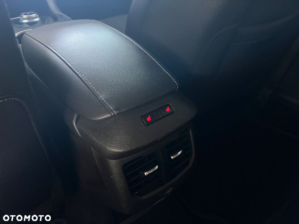 Ford Mondeo 2.0 EcoBlue Titanium - 36