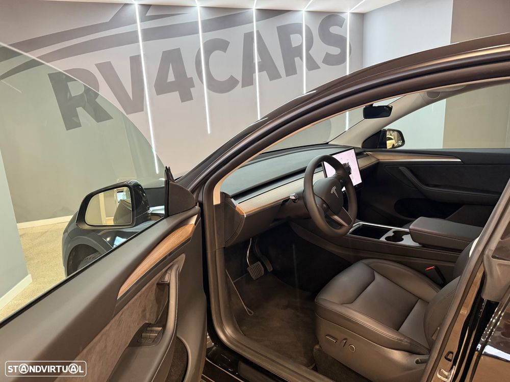 Tesla Model Y Launch Edition Long Range Dual Motor AWD - 10