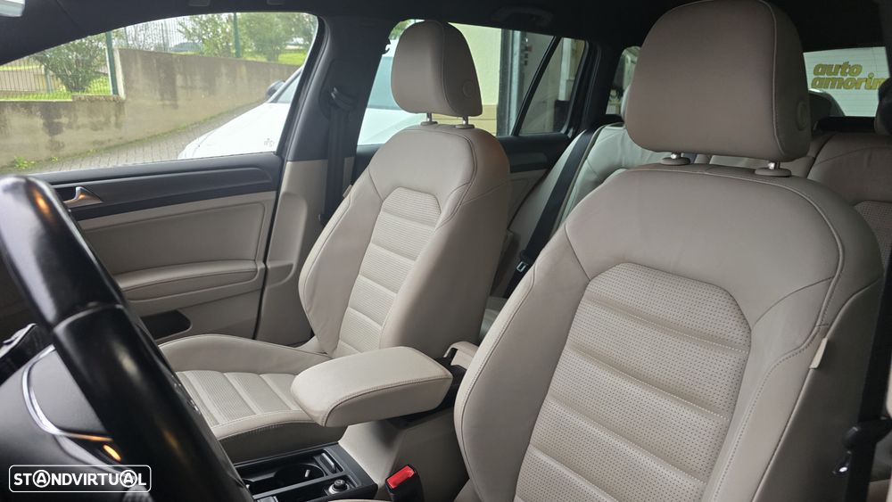 VW Golf Variant 1.6 TDi Highline DSG - 12