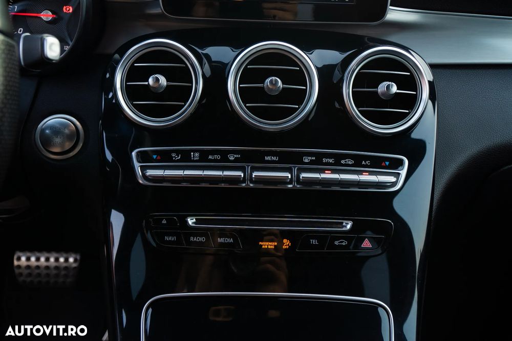 Mercedes-Benz GLC 220 d 4Matic 9G-TRONIC AMG Line - 28