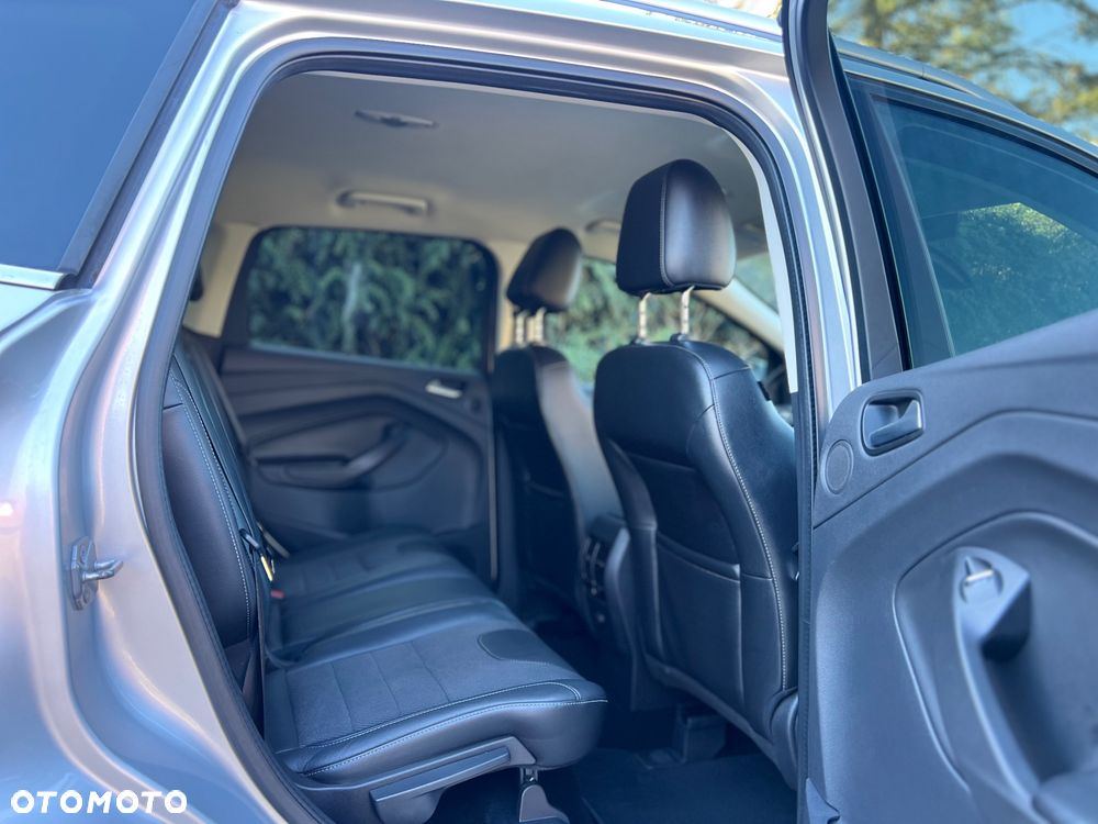 Ford Kuga 2.0 TDCi 2x4 Titanium - 34