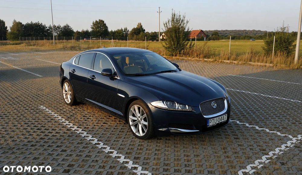 Jaguar XF 3.0 V6 D Luxury - 1