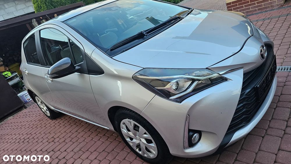 Toyota Yaris 1.0 Premium - 4