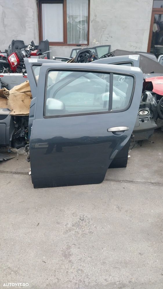 VAND USA STANGA SPATE DACIA SANDERO STEPWAY 2011 - 1