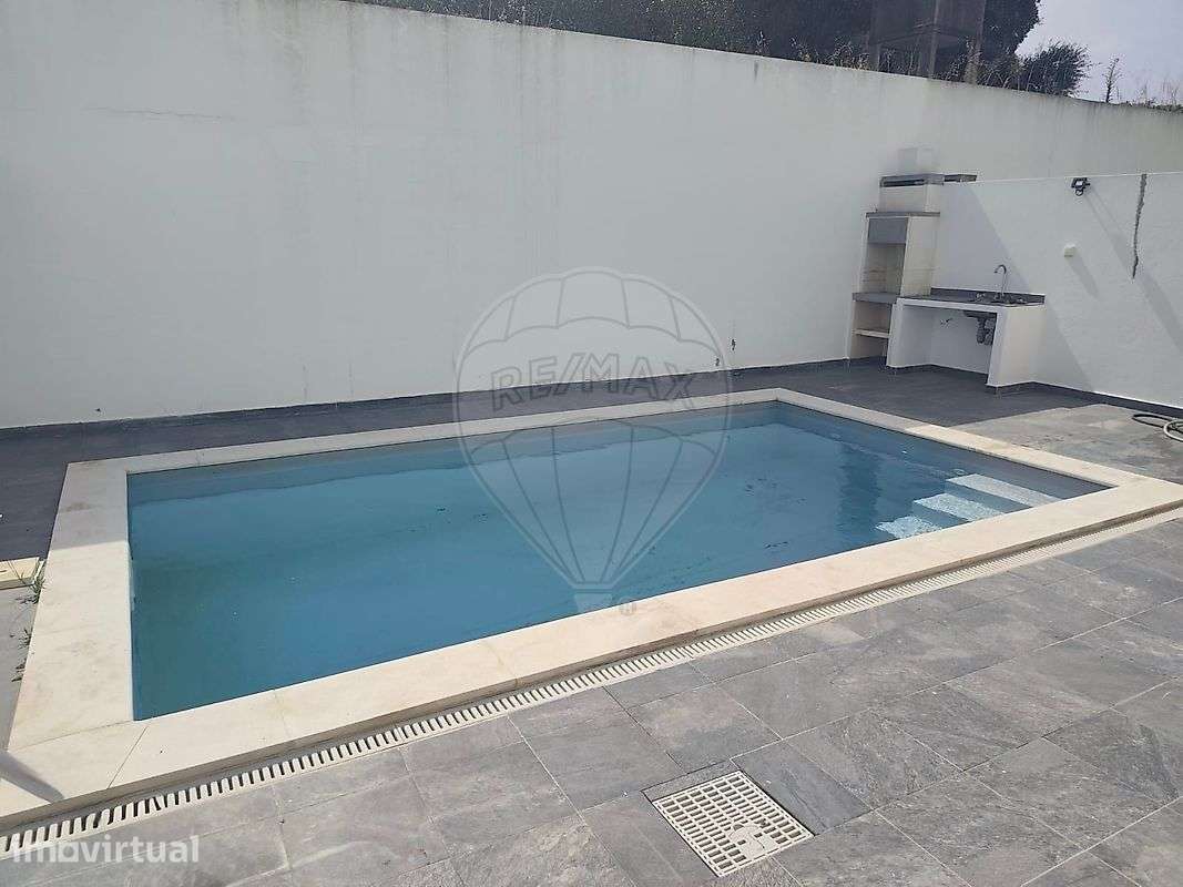 Moradia T4 para venda - Grande imagem: 2/4