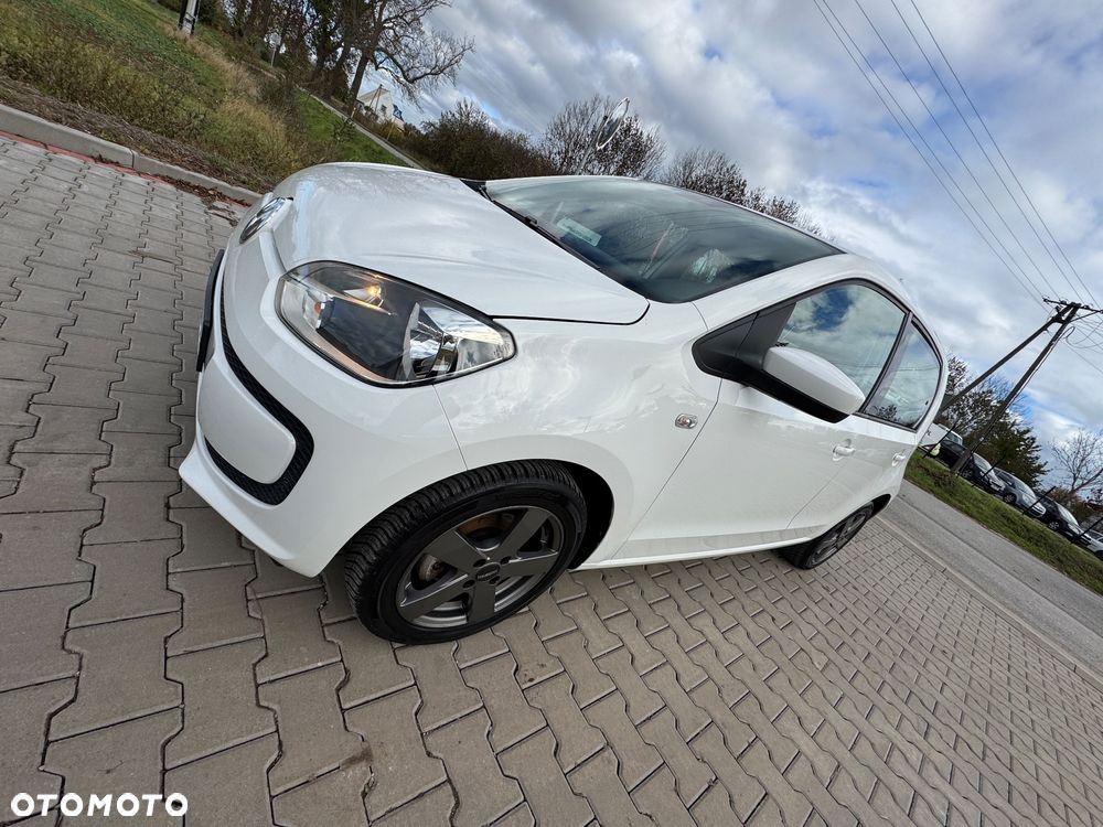 Volkswagen up! 1.0 high EU6 - 16