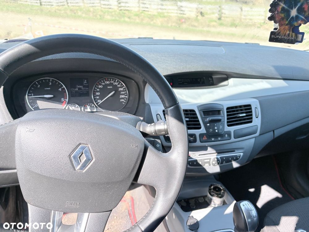 Renault Laguna dCi 110 FAP Emotion - 16