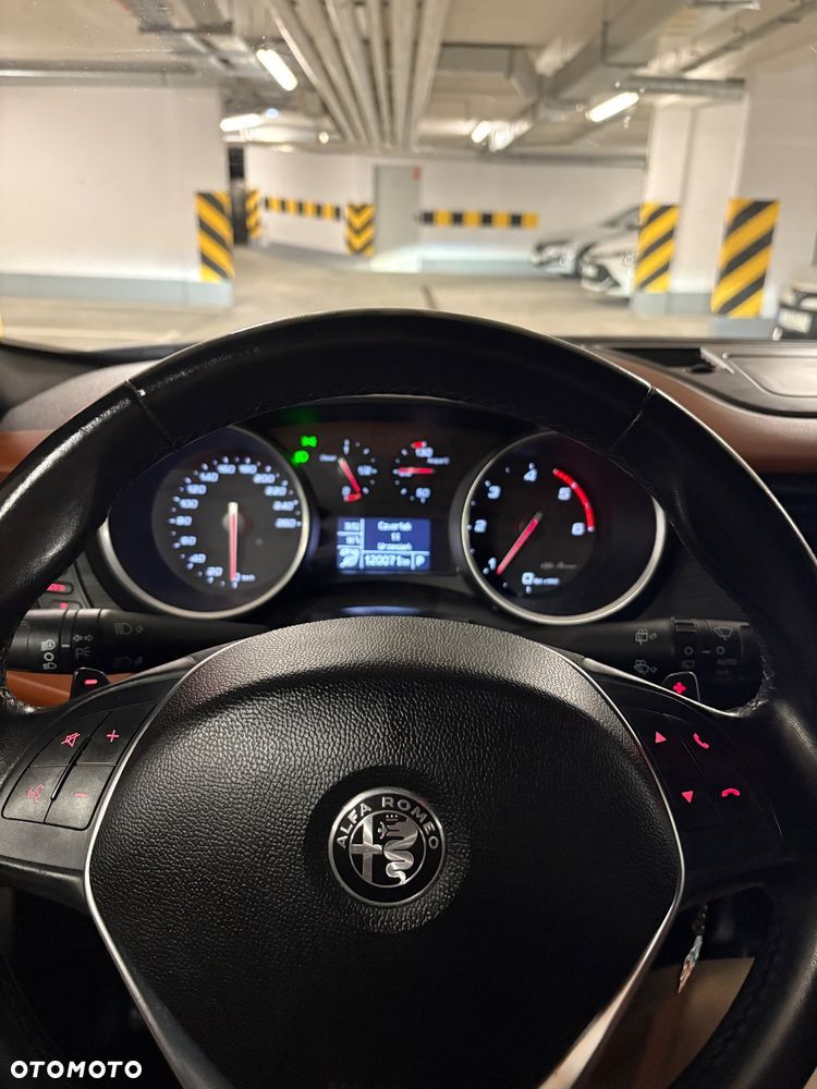 Alfa Romeo Giulietta 2.0 JTDM Exclusive TCT EU6 - 8