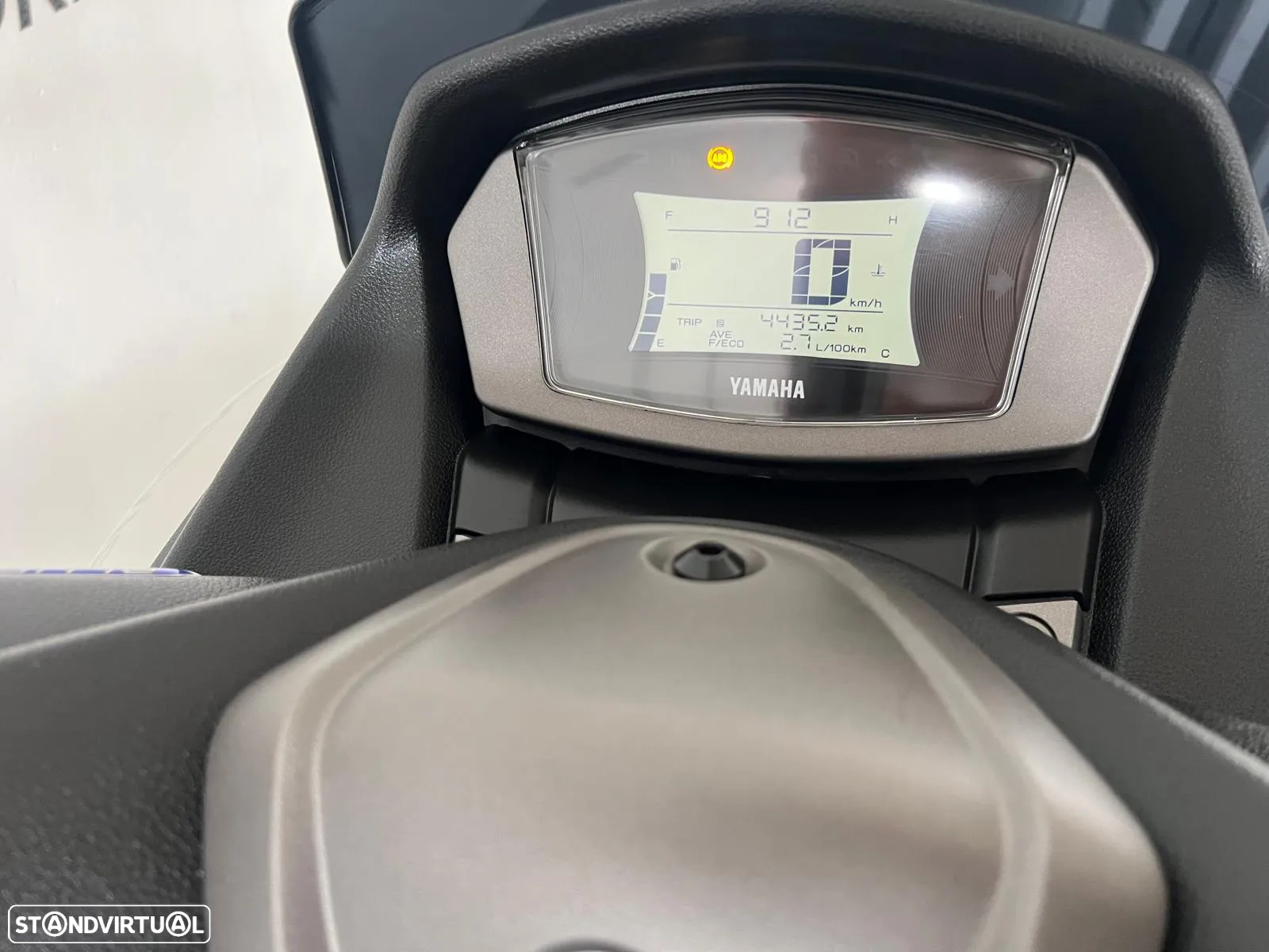 Yamaha NMAX 125 - 12