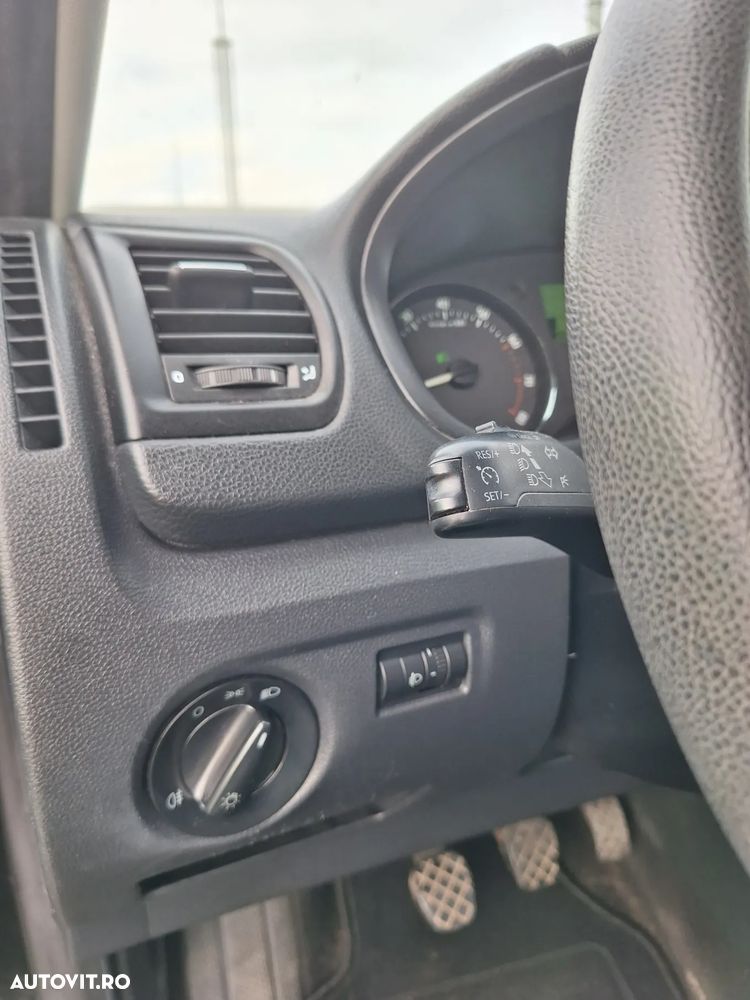 Skoda Fabia 1.2 HTP Ambiente - 11