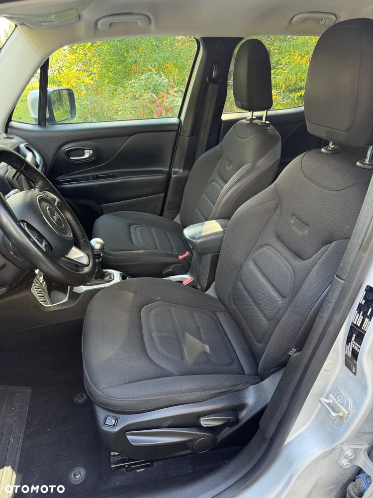 Jeep Renegade - 12